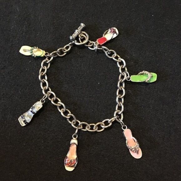 ATTENTION SHOE LOVERS: Bracelet  - Picture 1 of 3